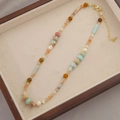Handgemaakte kralenketting met natuurlijke turkoois stenen en witte parels in goud - Natuurlijke Shoushan Steen Kralenketting
