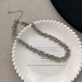 Modieuze kralen choker ketting in glanzend zilver met verstelbare metalen verlengketting - Kleine kralencluster halsketting / Zilver