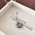 Halsketting met dalmatiërsteen hanger, zilveren ketting en decoratieve kralen - Dalmatiër Steen Halsketting