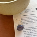 Bague en résine transparente minimaliste avec une grande pierre dôme gris-violet - Gris Violet