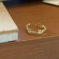 Adjustable golden ring featuring zircon-encrusted vintage cross flower motifs - Cross (Gold)