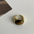 Anillo dorado ajustable con una gran piedra de ojo de tigre ovalada y natural - Anillo abierto / Anillo de ojo de tigre color oro