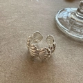 Italian brushed style silver open ring with scalloped shell design and metallic finish - Silver Shell (4609)