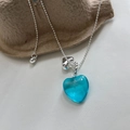 Verstellbare silberne Kette mit himmelblauem Kristallherz und kleinem Silber-Anhänger - Blau
