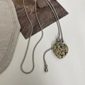 Tigerauge-Herzanhänger-Halskette mit verstellbarer silberner Schlangenkette und Muster - Dalmatiner-Jaspis-Stil