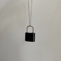 Collana minimalista in acciaio al titanio con ciondolo a lucchetto nero lucido e catena - Lucchetto Ossidiana + Catena Fine Acciaio