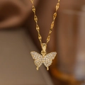 Luxuriöse Halskette mit Schmetterlingsanhänger in Gold mit funkelnden Zirkonia-Steinen - Voll Zirkonia Schmetterling Halskette (9126)
