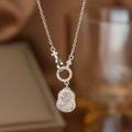 Detail der silbernen Flaschenkürbis-Halskette mit Jadeit-Anhänger und Zirkonia-Steinen - Doppelring Weißer Jade Hulu (9084)