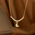 Elegante goldene Schmetterlingskette mit Mikro-Pave-Diamanten und einem Quastenanhänger - Lächeln Schmetterling Stil (9221)