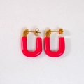U-förmige geometrische Ohrringe aus Gold-Edelstahl und lebhaftem pinkem Emaille-Finish - Gold und Rosa