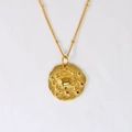 Collana in acciaio placcato oro 14K con moneta segno Cancro e cristalli colorati - Cancro