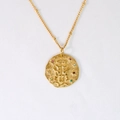 Collana a moneta vintage placcata oro 14K con rilievo Gemelli e pietre colorate - Gemelli