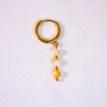 Pendiente de aro bañado en oro de 14K con cuentas facetadas blancas y naranjas en tela - Estilo de Cuentas Facetadas en Degradado de Tres Colores (7) / Dorado/Degradado Multicolor