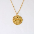 Collana Toro placcata oro 14K con gemme colorate e pendente con effetto martellato - Toro