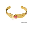 Bracelet manchette doré vintage avec pierre rose de 16mm et texture martelée élégante - 16mm de Large / Rhodonite