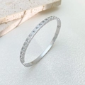 Bracciale ovale in acciaio inossidabile lucido argento con incastonatura di zirconi - Argento