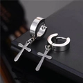 Boucles d'oreilles croix en acier inoxydable avec créoles sur support noir élégant - Acier