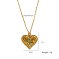 Collana a cuore in acciaio al titanio dorato con strass blu e finitura testurizzata - Stile Cuore Martellato Triplo Zircone Blu (XBN250937-15)