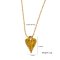 Collana con pendente a cuore dorato in acciaio al titanio con motivo a rilievo - Stile Cuore Rilievo Texturizzato (XBN250937-48)