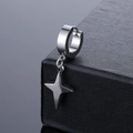 Pendiente de aro en acero de titanio plateado pulido con un elegante colgante de estrella fina - Estilo Estrella de Cuatro Puntas (Acero 5)