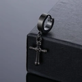 Pendientes de cruz en acero de titanio negro mate sobre un joyero de cuero negro - Estilo Cruz con Patrón Vintage (Negro 8)