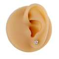 Zarte Kupfer-Schmetterling Ohrstecker mit Zirkonia-Steinen auf künstlichem Ohrmodell - Vier Diamanten Einfacher Stil (B1478) / Silber