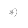 Detailopname van een zilveren zeshoekige ster neusring met glanzende zirkonia stenen - Hexagram Ster Stijl / Zilver