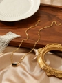 Elegante collana a maglia paperclip dorata con ciondolo rettangolare in zircone nero - Nero