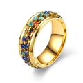 Anillo de acero de titanio dorado con filas dobles de cristales de colores arcoíris - US 5 / Dorado