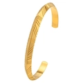 Brazalete rígido de acero inoxidable dorado con grabados geométricos de flecha - Dorado