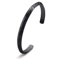 Brazalete abierto de acero inoxidable negro mate con grabado de chevron para hombre - Negro