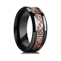 Anillo de hombre en acero de titanio negro con incrustación de dragón celta en oro rosa - US 7 / Banda Negra con Incrustación de Dragón Oro Rosa
