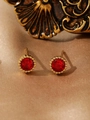 Macro di orecchini vintage rotondi in oro con zircone rosso e dettaglio bordo perlato - Stile Rubino Bordo con Perline (ZHE327-红)