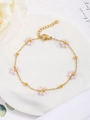 Detail eines vergoldeten Fußkettchens mit fünf rosa Kristallblumen und Karabiner - Rosa Blumen (ZHB629 Rosa Mehrfarbig 9)