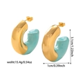 Detail showing dimension and weight of hollow C-shaped gold and blue earrings - C-shape Spliced (ZHE456) / Blue