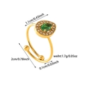 Dettaglio con dimensioni e vista macro dell'anello a cuore con pietra di zircone verde - Goccia - Zirconia Verde (ZHR2453绿)