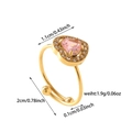 Dettaglio ravvicinato di un anello regolabile placcato oro con cuore di zircone rosa - Cuore - Zirconia Rosa (ZHR2454粉)