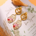 Gold geometric floral drop earrings with real dried flowers in transparent resin - Red Pink Mixed Geometric Style (ZHE2444金)