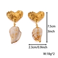 Dettagli delle dimensioni e pesi degli orecchini con cuore dorato e conchiglia naturale - Orecchini a Conchiglia Naturale (ZHE1959金)
