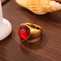 Bague élégante en acier inoxydable doré avec un grand zircon rouge en forme de cœur - Taille 7 / Style Cœur Rouge (ZHR210 Rouge)