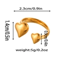 Dettaglio dell'anello a cuore placcato oro 18 carati con dimensioni e peso indicati - Stile Doppio Cuore Bicolore Creativo (ZHR2181)
