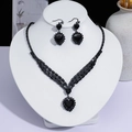 Parure de bijoux élégante avec cristaux noirs en forme de cœur pour soirée. - Style de Pendentif en Forme de Cœur (PJ--151)