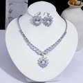 Parure de bijoux élégante avec cristaux en goutte pour soirée, collier et boucles. - Style de Bouquet de Fleurs Pavé de Strass (PJ--142)