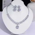 Parure de bijoux élégante argentée avec collier pendentif goutte et boucles d'oreilles - Style Goutte d'Eau en Forme de Feuille (PJ--147)