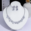 Élégant ensemble de bijoux argentés avec collier et boucles d'oreilles pour banquets - Style de Goutte d'Eau Fleurie Rayonnante (PJ--176)