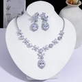Parure de bijoux goutte d'eau argentée avec collier et boucles d'oreilles assorties - Style Goutte d'Eau Pavé de Zirconia (PJ--148)