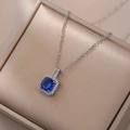 Collier élégant en acier titane avec pendentif carré en zircon bleu et micro-cristaux - Collier Pendentif Zirconium Carré Bleu / Bleu & Argent