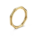 Makroansicht des polierten 18K Gold Bambusrings mit detaillierter Gliederstruktur - US 5 / Gold