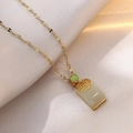 Collier rétro en titane doré avec pendentif jade blanc rectangulaire et fermoir ruyi - Collier (X0645) / Or