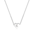 Minimalistische silberne Edelstahlkette mit Herzanhänger und eingraviertem K - Buchstabe K / Silber